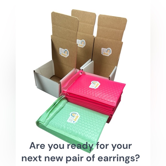 Asymmetric Design Headphone & Musical Note Stud Earrings - Picture 4 of 5